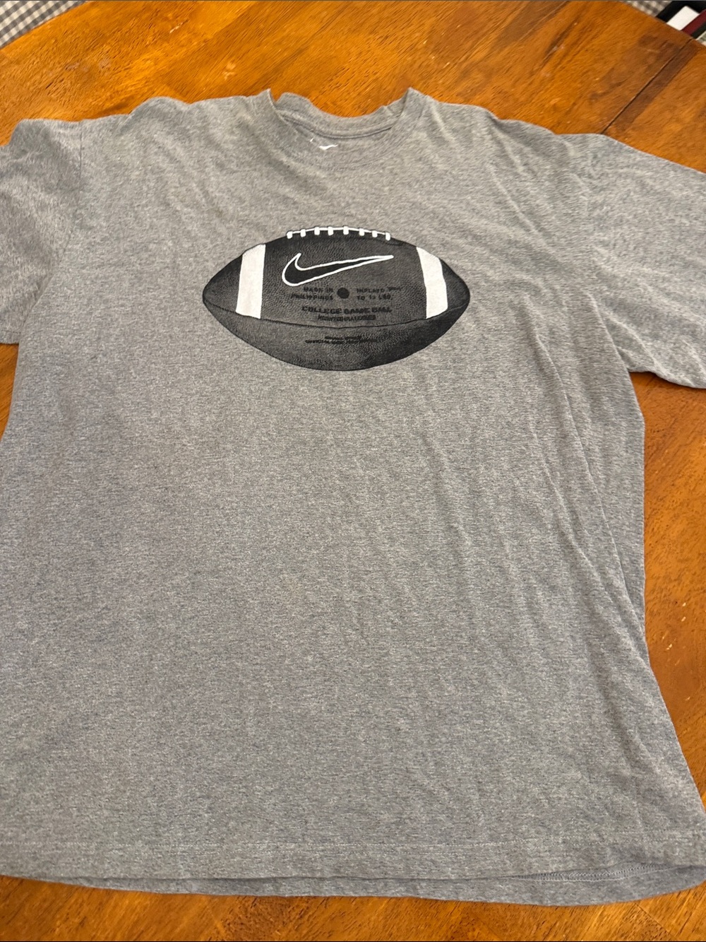 Nike Gray Short-Sleeve Tee with Football Graphic xl